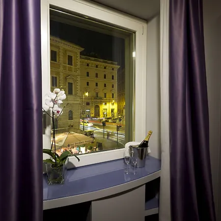 نافونا رومز