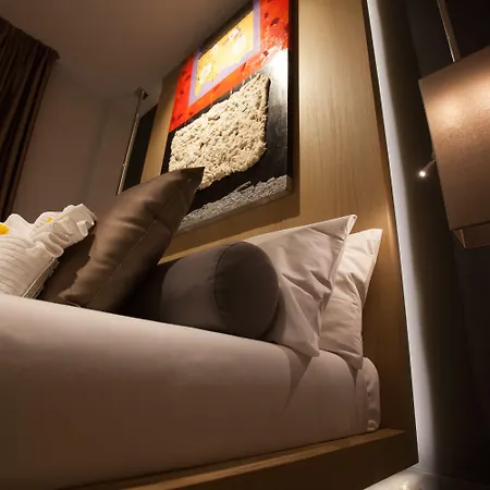 نافونا رومز 4* روما